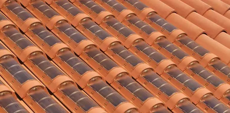 Telhas cerâmicas adicionadas com placas solares - CS Carimbos